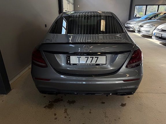 Mercedes-Benz E220 d 5 of 5