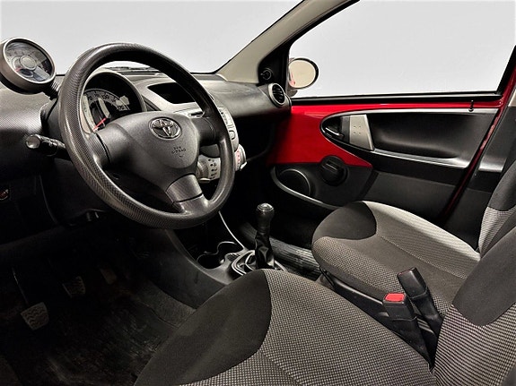 Toyota Aygo 10 of 20