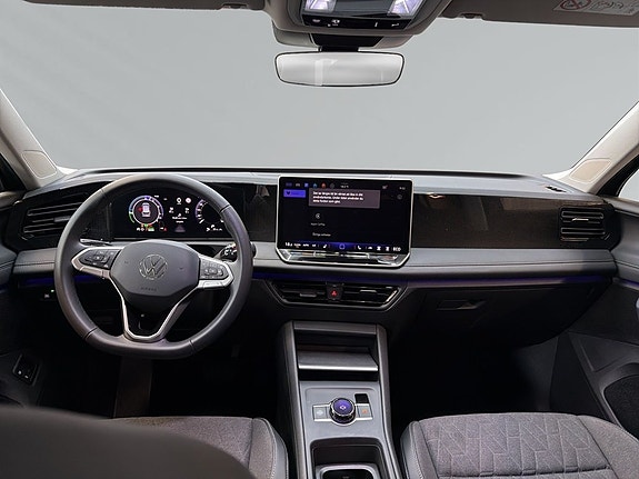 Volkswagen Tiguan 7 of 9