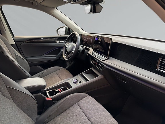 Volkswagen Tiguan 6 of 9