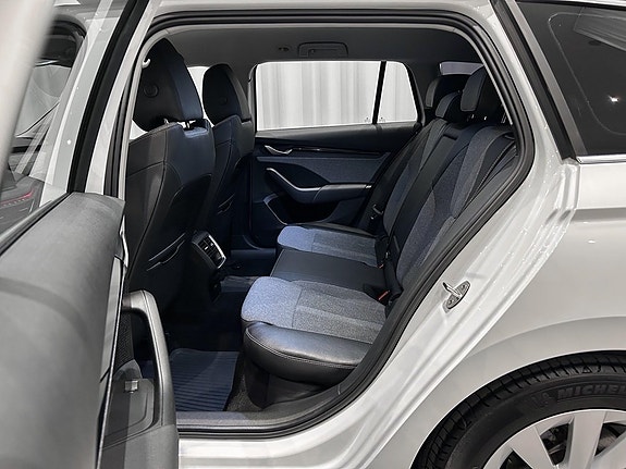 Skoda Octavia 8 of 17