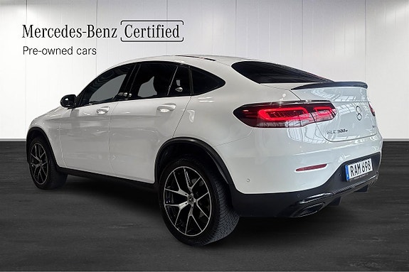 Mercedes-Benz GLC300 e 3 of 5