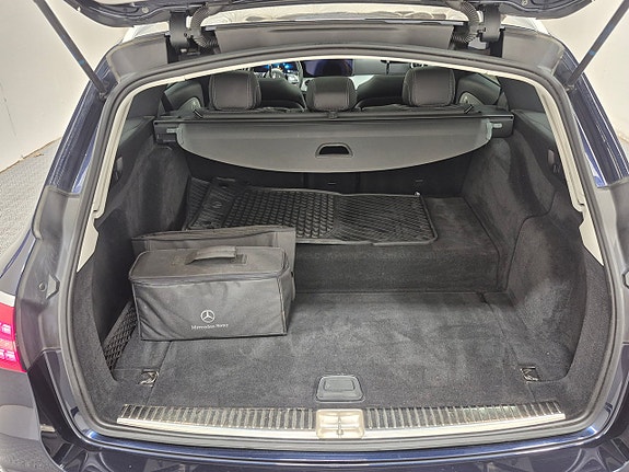 Mercedes-Benz E300 de 13 of 13