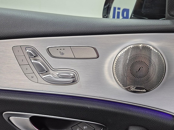 Mercedes-Benz E300 de 10 of 13