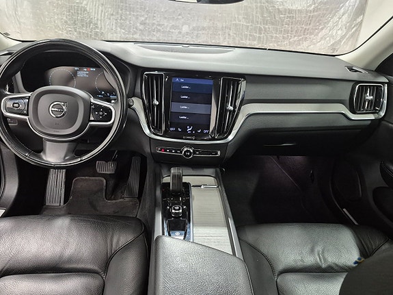 Volvo V60 Cross Country 6 of 11
