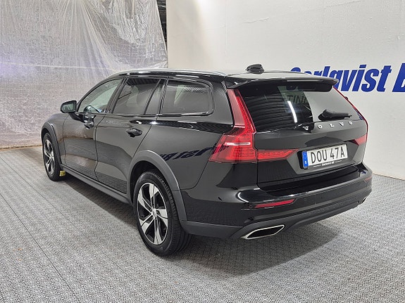 Volvo V60 Cross Country 5 of 5