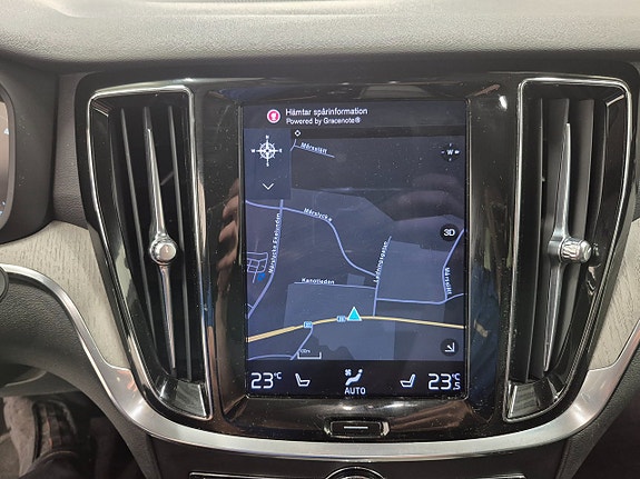 Volvo V60 Cross Country 7 of 11