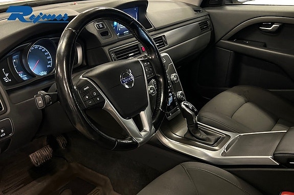 Volvo XC70 3 of 5