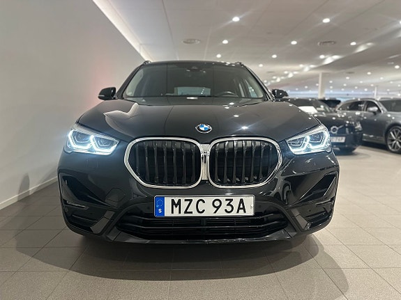 BMW X1 2 of 5
