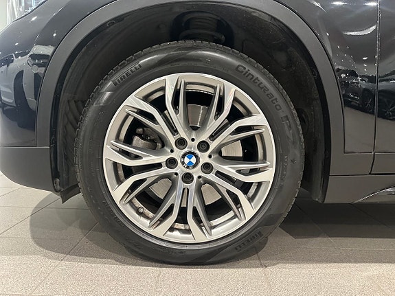 BMW X1 4 of 5