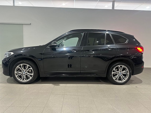 BMW X1 3 of 5