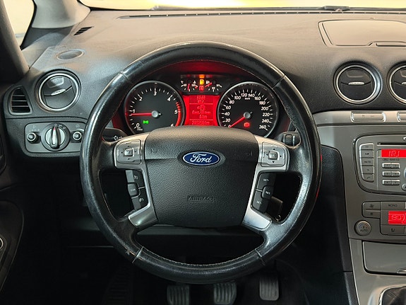 Ford Galaxy 13 of 14
