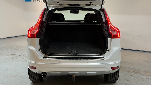 Volvo XC60 8 of 17