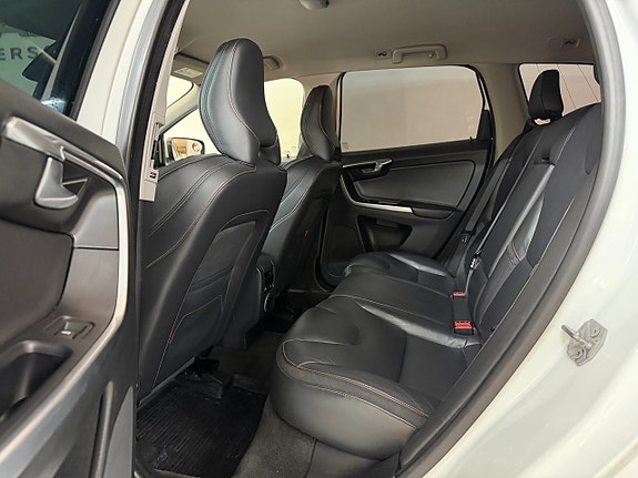Volvo XC60 9 of 17