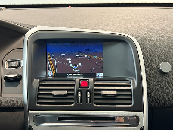 Volvo XC60 12 of 17