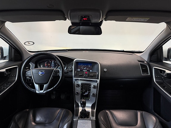 Volvo XC60 10 of 17