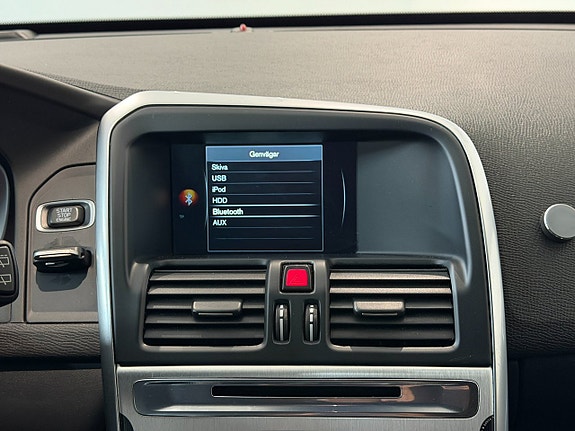 Volvo XC60 14 of 17