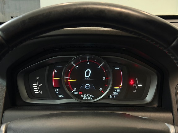 Volvo XC60 16 of 17