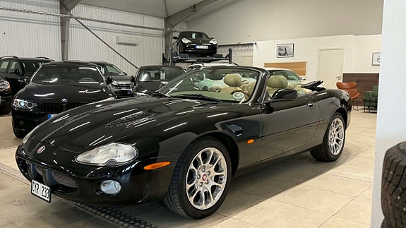 Jaguar XKR 3 of 28