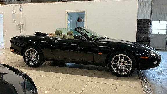 Jaguar XKR 11 of 28