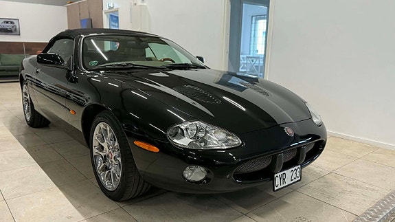 Jaguar XKR 12 of 28