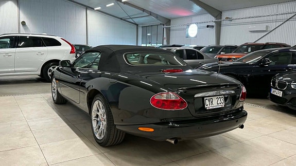 Jaguar XKR 18 of 28