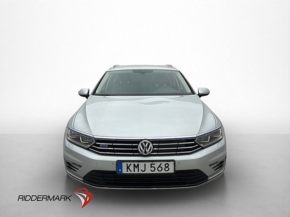Volkswagen Passat 2 of 5