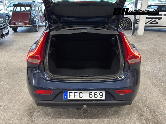 Volvo V40 7 of 15
