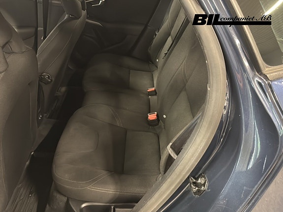 Volvo V40 9 of 15