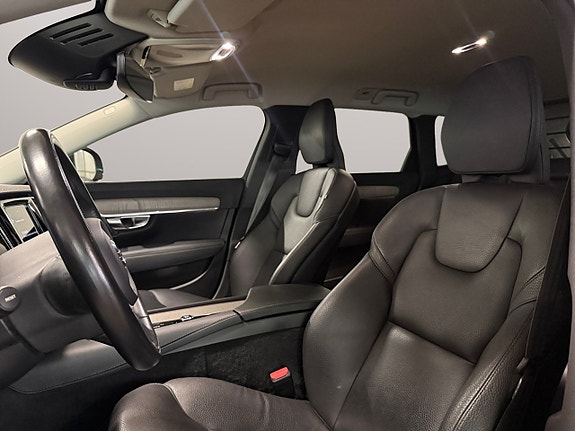 Volvo V90 Cross Country 9 of 26