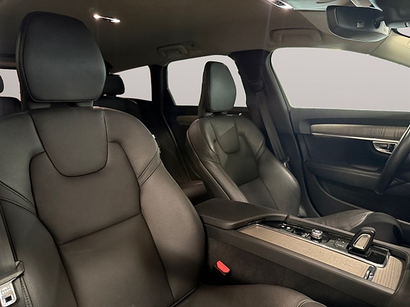 Volvo V90 Cross Country 12 of 26