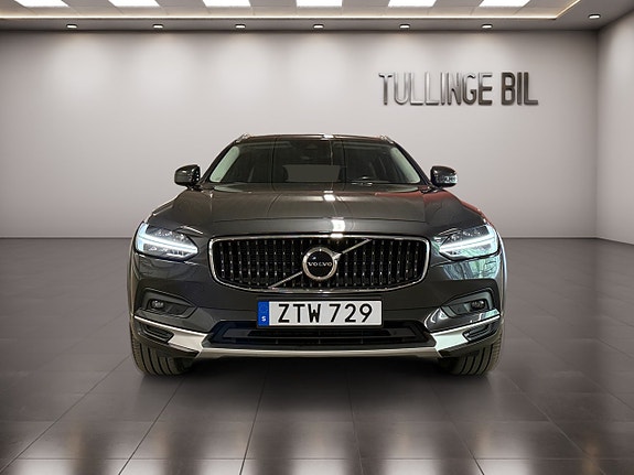 Volvo V90 Cross Country 8 of 26