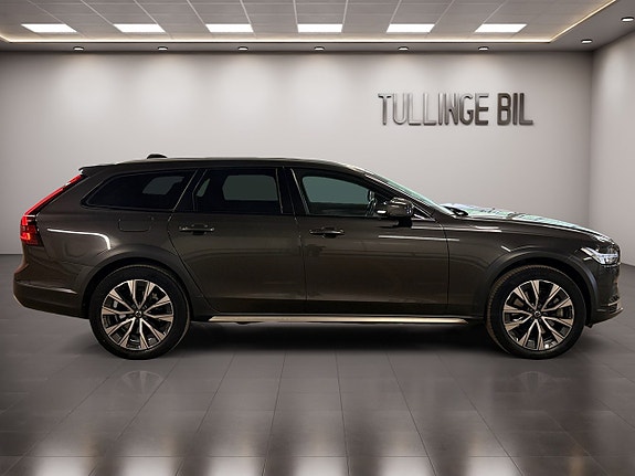 Volvo V90 Cross Country 6 of 26