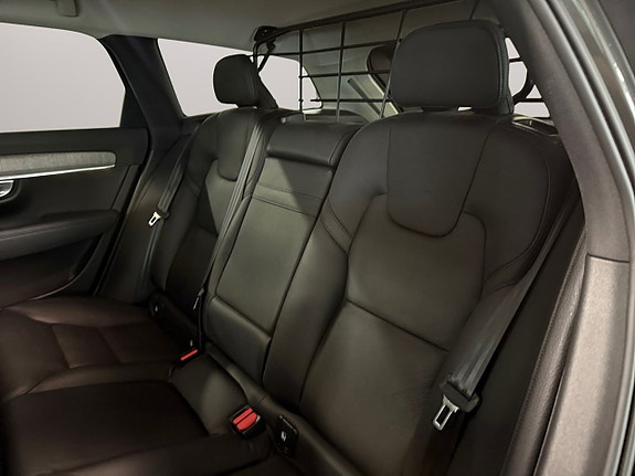 Volvo V90 Cross Country 10 of 26
