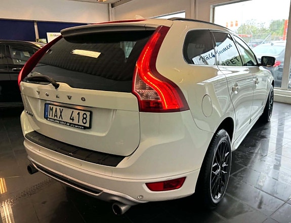 Volvo XC60 2 of 20