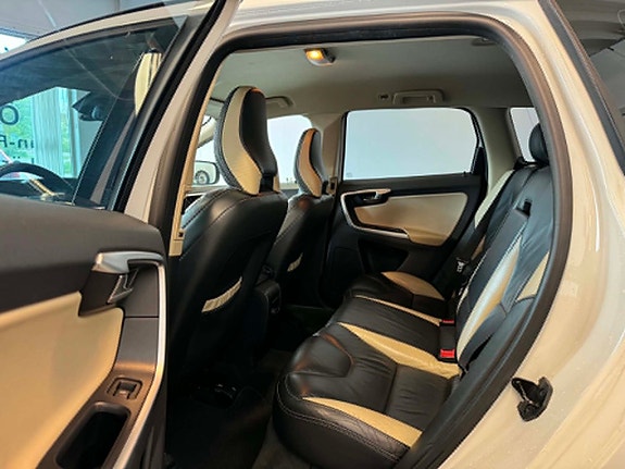 Volvo XC60 10 of 20
