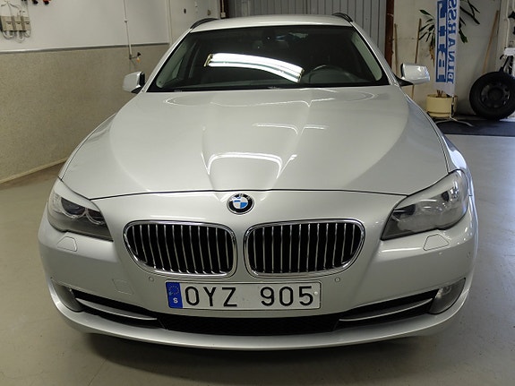 BMW 530d 2 of 5