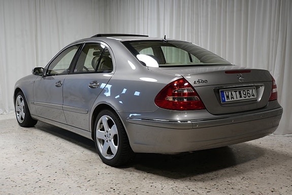 Mercedes-Benz E500 5 of 5