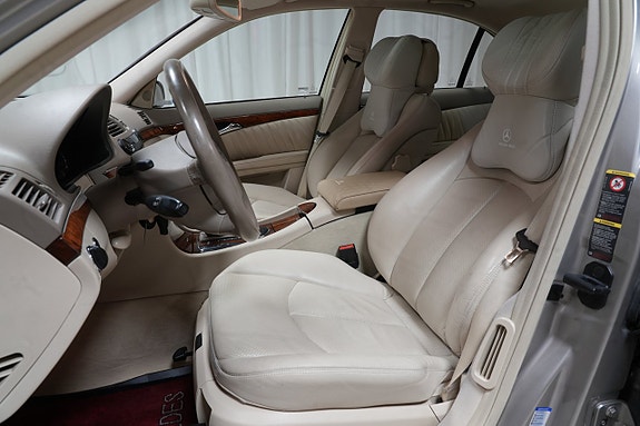 Mercedes-Benz E500 12 of 23