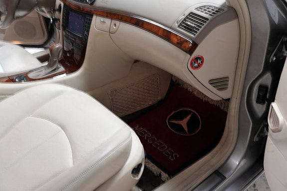 Mercedes-Benz E500 22 of 23