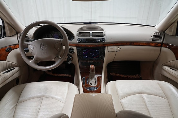 Mercedes-Benz E500 14 of 23