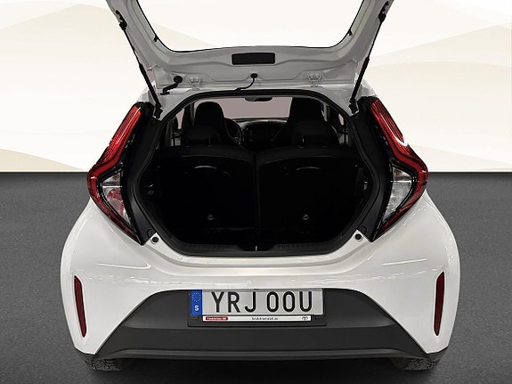 Toyota Aygo X 13 of 18
