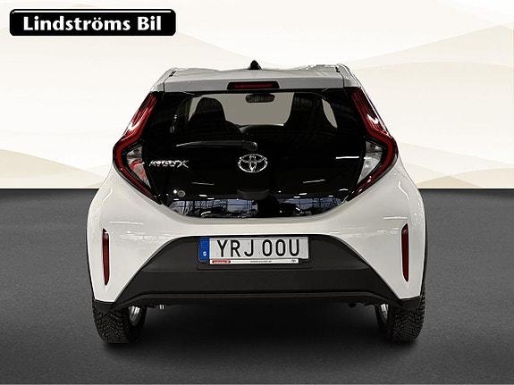 Toyota Aygo X 8 of 18