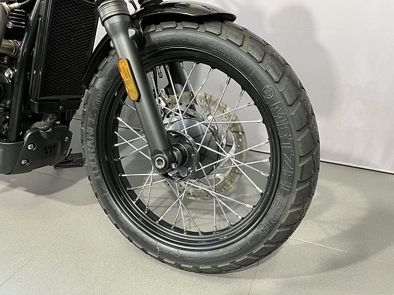 Triumph SCRAMBLER 8 of 19