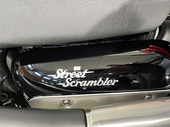 Triumph SCRAMBLER 12 of 19