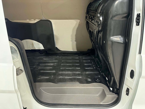 Ford Transit Connect 6 of 15
