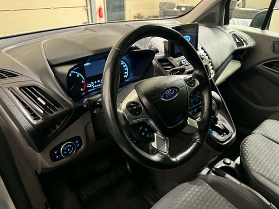 Ford Transit Connect 8 of 15