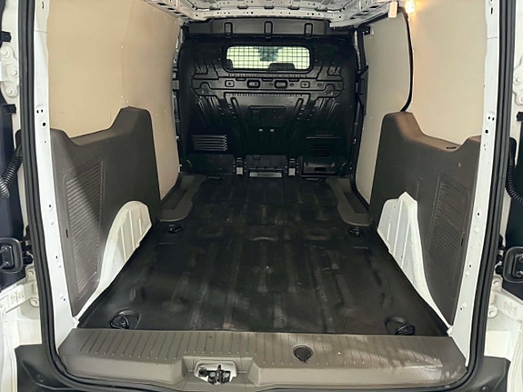 Ford Transit Connect 7 of 15