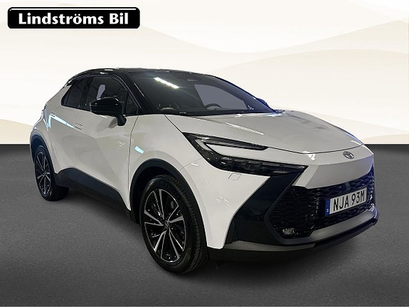 Toyota C-HR 3 of 5