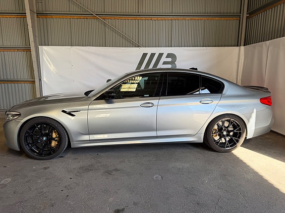 BMW M5 2 of 5